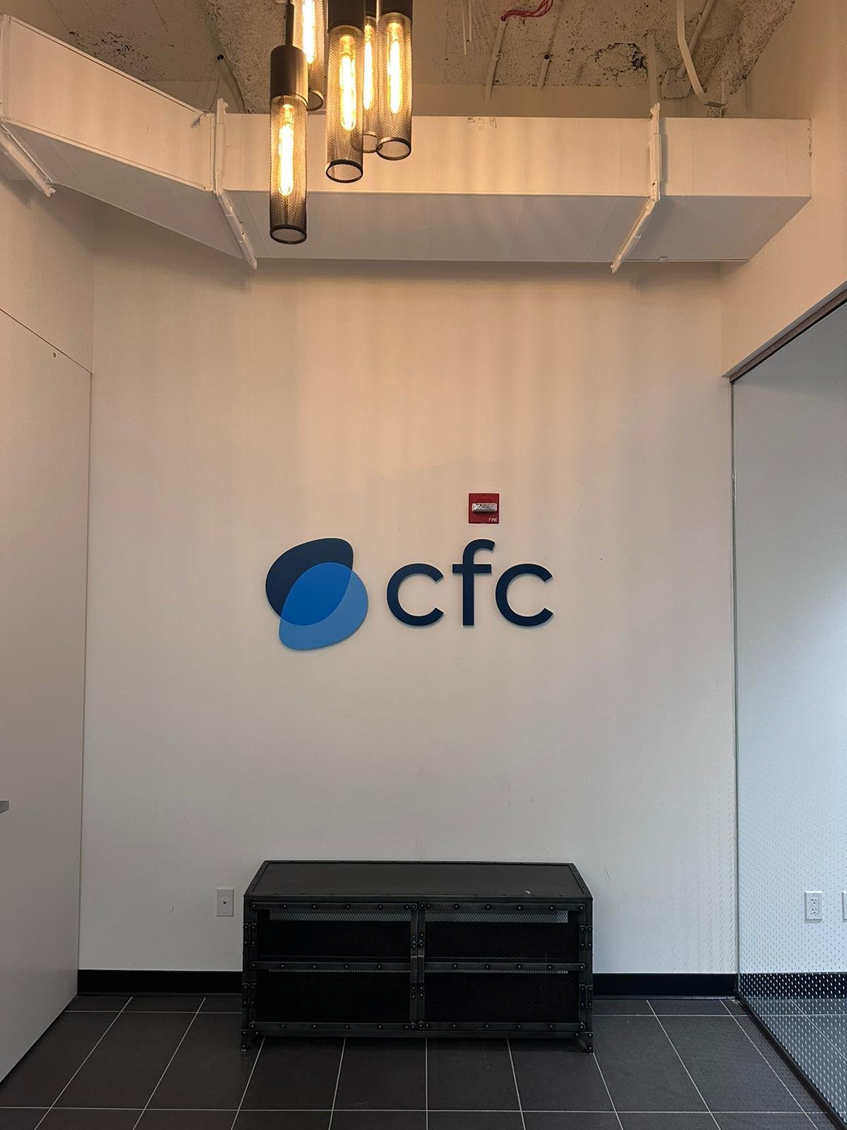 A wall with the letters cfc on it