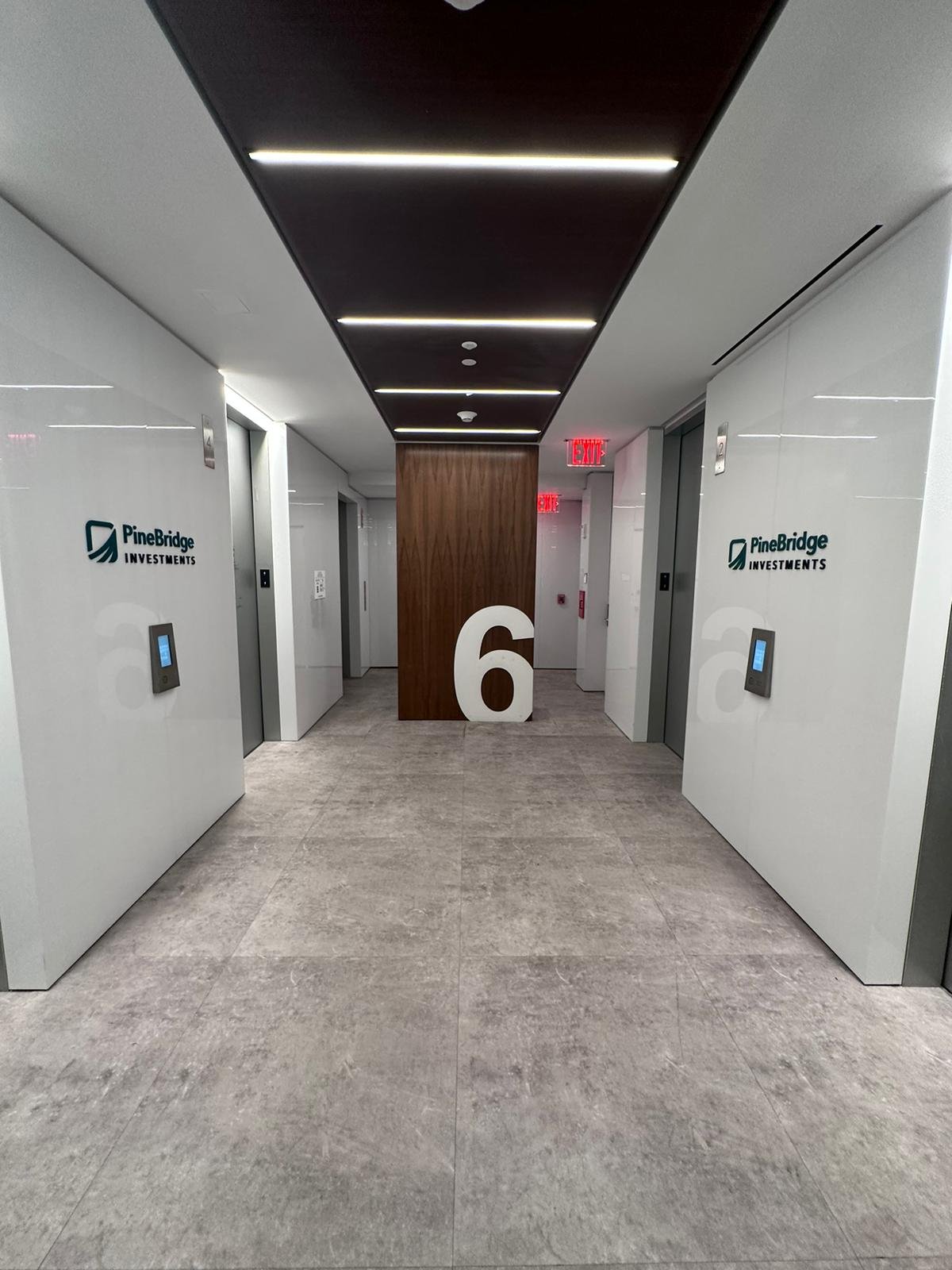 A hallway with the number six on it.